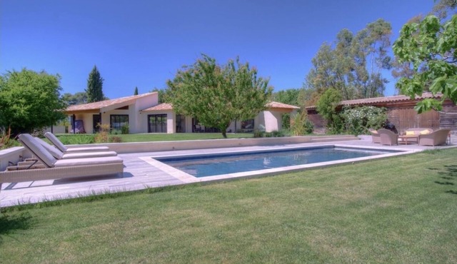 Villa Contemporaine Avec Piscine à 20 min D'aix-en-provence