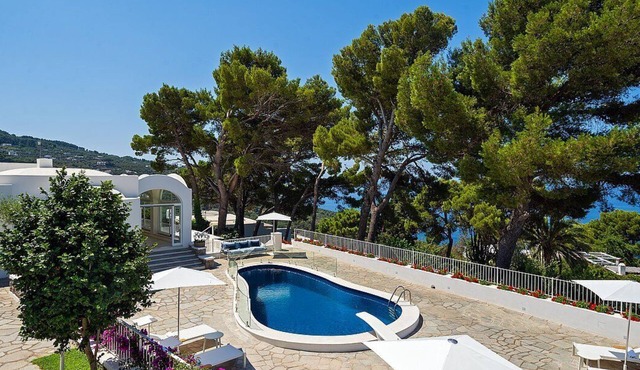 Villa Egeria: A charming and bright two-story villa situated on a hillside in a residential area, with Free WI-FI.