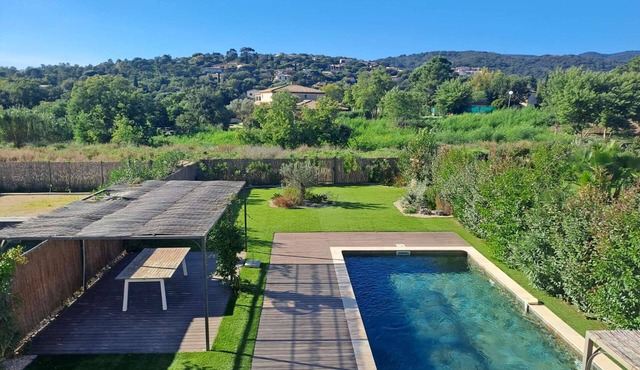Villa for 10 people with pool, near the beach, located in Grimaud