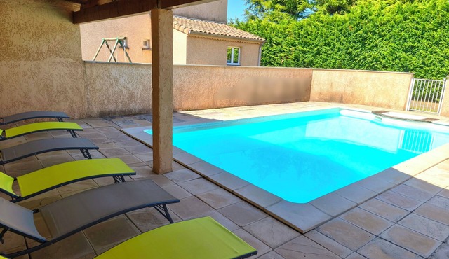 Villa for 4–6 people with a private pool in Balazuc—in a quiet location 800 m from the river
