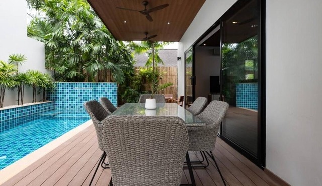 Villa Hibiscus-Charming 3 bedroom villa with WiFi and AC in lovely Tambon Rawai