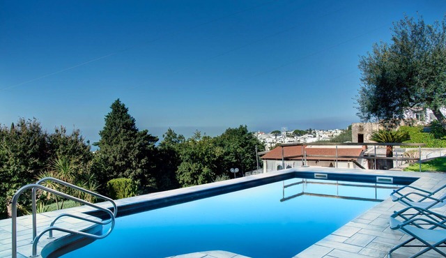 Villa in Anacapri with 3 bedrooms sleeps 5