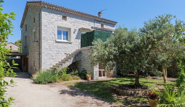 Villa 'Le-joie' with Shared Pool, Wi-Fi, and Air Conditioning