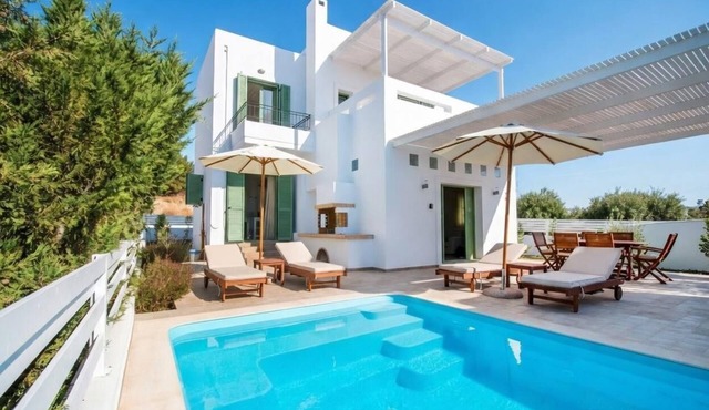 Villa Loka - Two Bedroom Villa, Sleeps 4