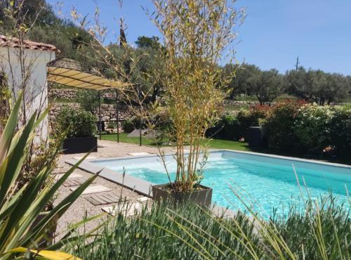 Villa Maya Blanca entre côte d́́́ Azur et gorges du Verdon et recharge voiture électrique