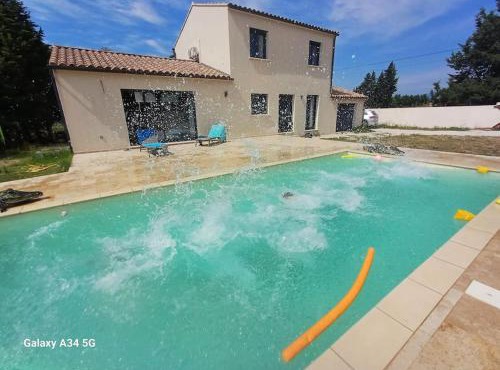 Villa moderne avec piscine