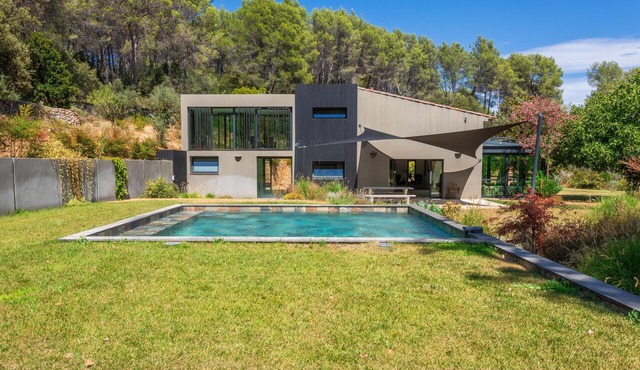 Villa Nandina – Modern Comfort Surrounded by Nature, Near Sports and Cultural Activities