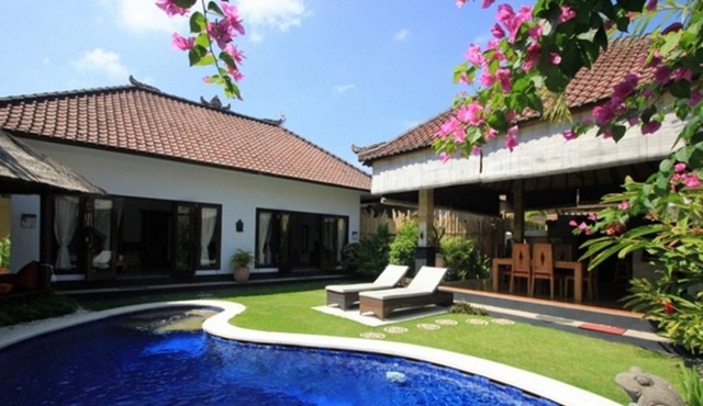 VILLA OCEANE SEMINYAK OBEROI 3 BEDROOM 6 / 7P with pool 600 m from beach