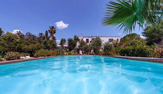 Villa 'Olivia' with Shared Pool, Wi-Fi and Air Conditioning