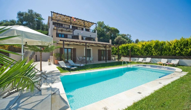 Villa Orsalia with private pool