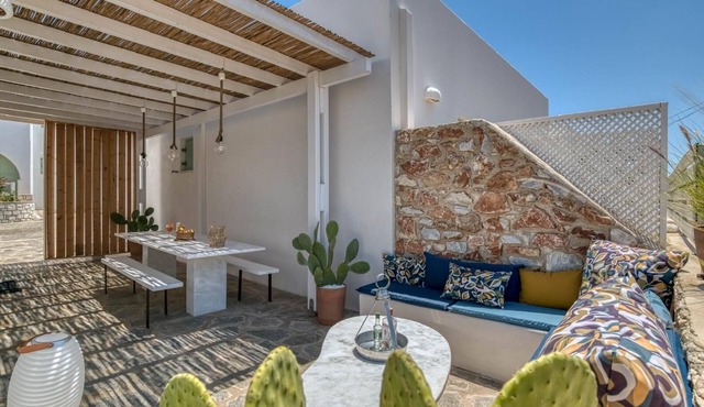 Villa Paros Greece, Alyki, 500 meters from beaches, restaurants and shops