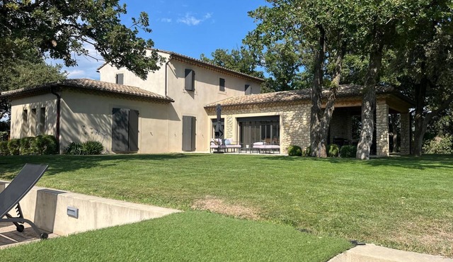 Villa Pesquier - A Getaway in the Heart of the Vineyards