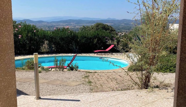 Villa piscine privée vue panoramique Cévennes.