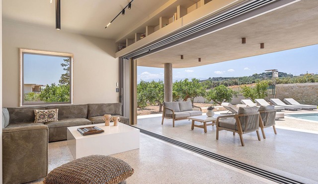 "Villa Portokalea", direkt am Meer by Interhome