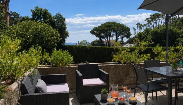 Villa proche mer, commerces, Cannes, Antibes 6p