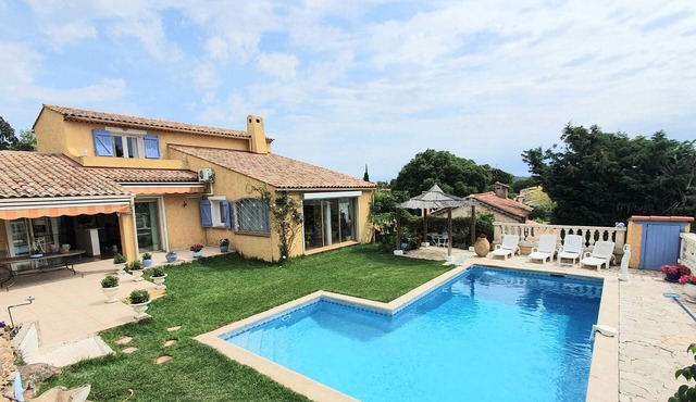 Villa Provencale Climatisee - Piscine 45m² - GD. Confort - 13 KM Hyeres - Calme