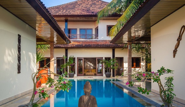 Villa Puri Jati Retreat - Modern Oceanfront Pool Villa Lovina, FREE BREAKFAST