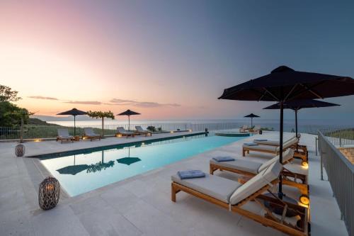 Villa Rodanthi - Chromatic Sunsets by etouri