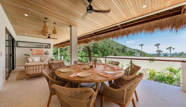 Villa Svara Amed - 4BR Luxury Villa w Ocean Views