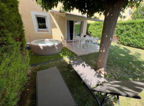 Villa T3 avec SPA jardin clos