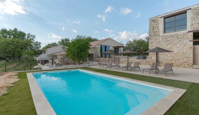 Villa "View over the Fields" with Shared Pool, Private Terrace, and Wi-Fi