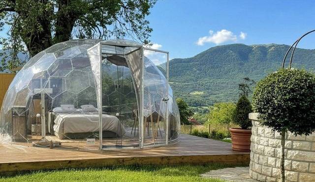 Villa with pool, wilderness spa and star dome