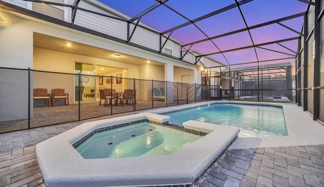 Villa with Heated Pool+Spa - Near Disney, Universal Studios and Beaches!