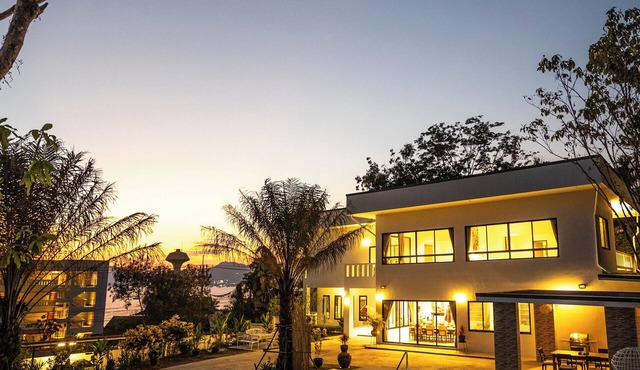 Villa with Jacuzzi &Stunning Seaview V30