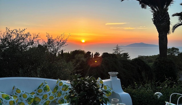 Villa with Pool and 8 Double Bedrooms in Anacapri – by La Canostra Capri