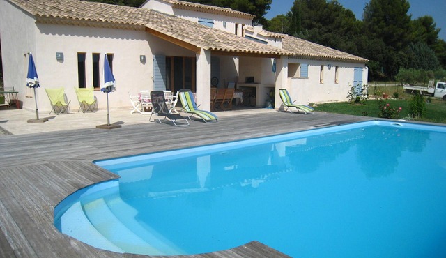 Villa with pool in Pélissanne, 25 km AIX en PROVENCE, 45 km ARLES