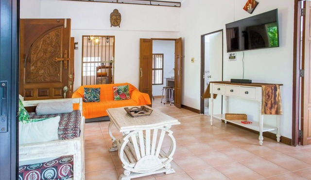Villa with private pool and mountain views