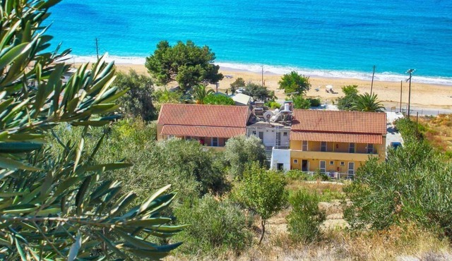 Vistonia Studio 7 - right on the beach with sea views