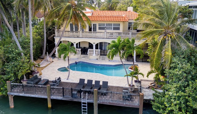 Waterfront Miami Beach Mansion, Grill, Private Pool, Guest House, Gated