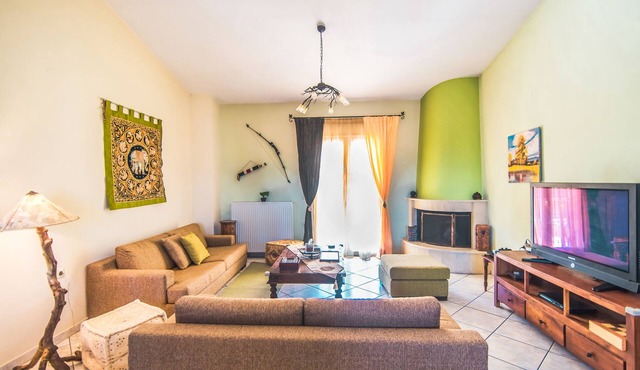 We welcome you to our spacious "ALKINOI" Apartment.