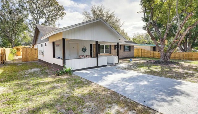 Westwood Cottage- 3 BDRM, Perfect for Families!