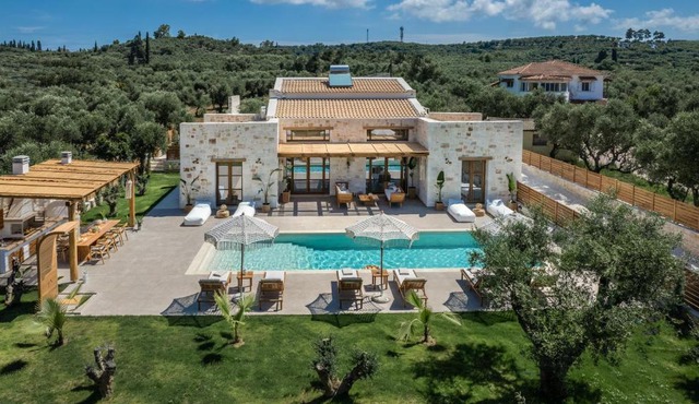 White Stone Villa Hesperia - Poolside Escape Close to Laganas Beach