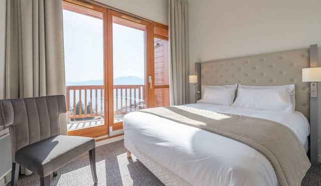 Wifi, 300m from shops, fitness, swimming pool, sauna, hammam, balcony, tv, ski locker, 45m²