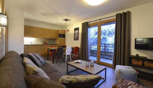 Wifi, 50m from resort center, swimming pool, terrace, balcony, tv, ski locker, 58-65m², Les Menuires