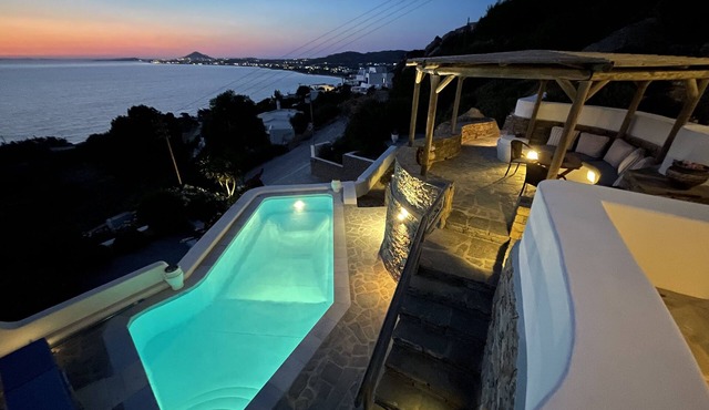 WONDERFUL VILLA WITH SPECTACULAR VIEWS AND PRIVATE POOL, 150m FROM THE BEACH