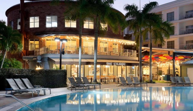 Your Orlando Escape | Infinity Pool. Gym. 1BR