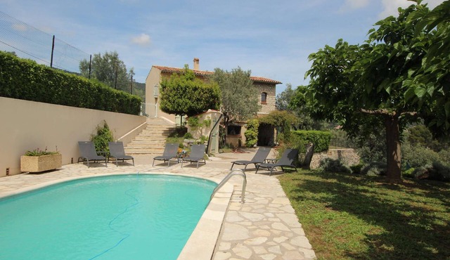 Your Provençal Escape among Olive Trees, with a Private Pool