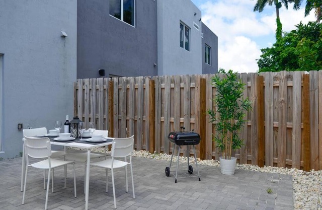 Awesome 3BR Townhouse 15minutes from the Beach