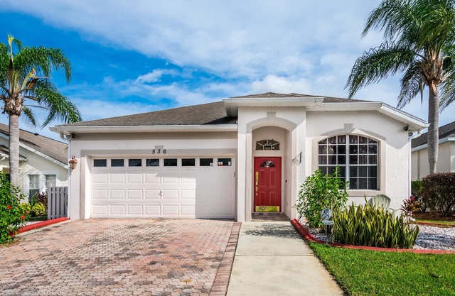 EV 536 - 4 Bed 2 Bath Home with Screened-In Pool
