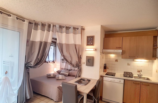 Lamalou apartment 1st floor, pets allowed, near center and thermal baths
