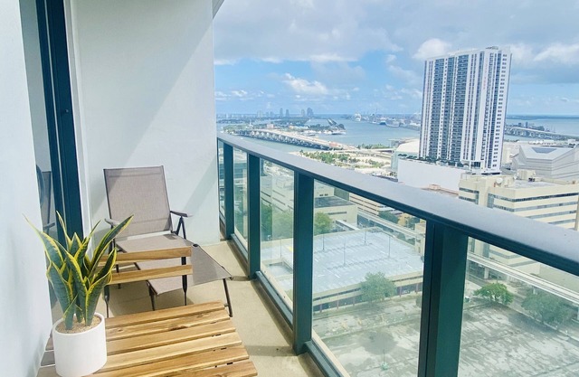 Lovely 2 bedroom condo in central Miami!
