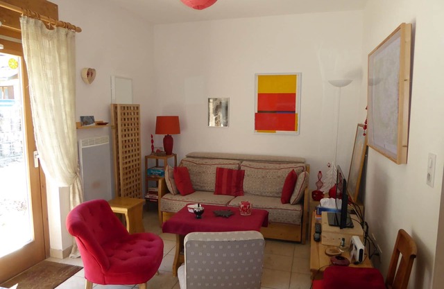 Pleasant 3-room apartment with garden, close to the center