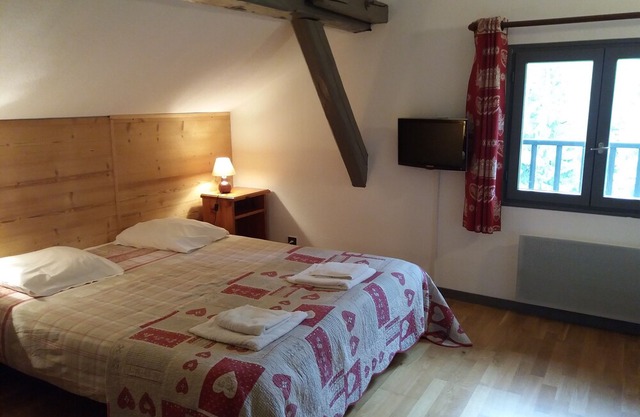 Renovated apartment for 5 people on the farm of lays aux Carroz