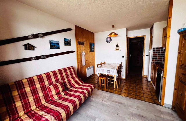 Studio cabin in Les Saisies, south facing, pets allowed