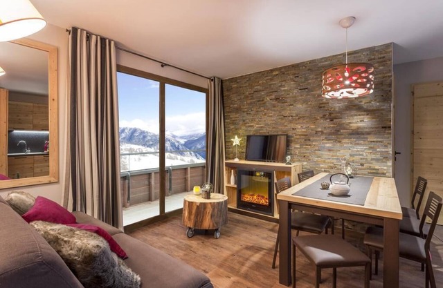Wifi, 300m from resort center, swimming pool, balcony, tv, ski locker, 41-48m², Tignes