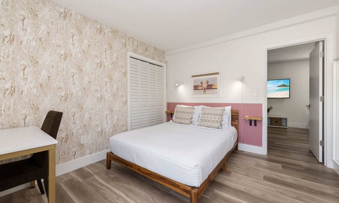 The Roads Apartment | URBAN4-2 | relax after exploring like a chic local